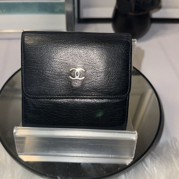 Chanel Coco CC Mark wallet GUC - Picture 3 of 10